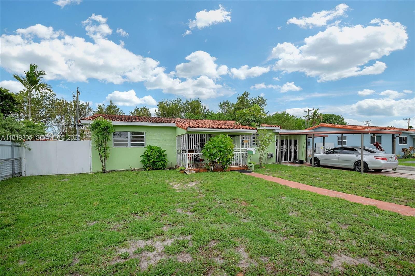 1150 W 69th Place, Hialeah, FL 33014