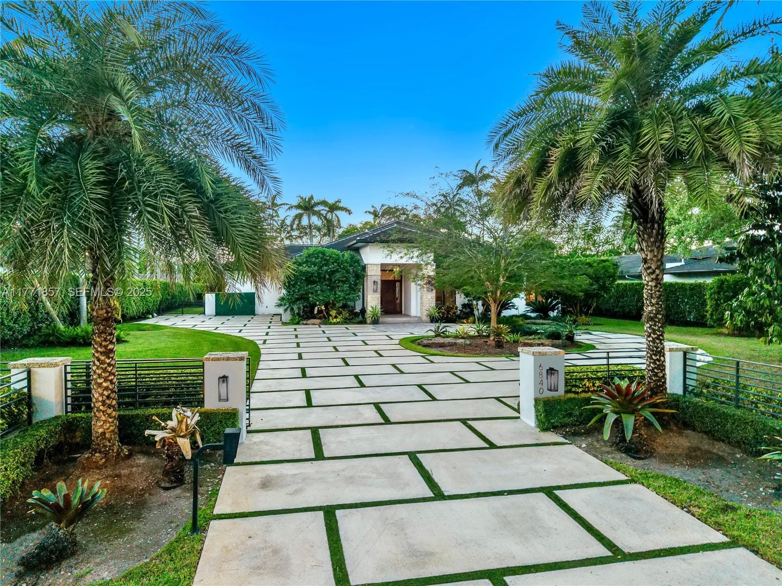 6840 SW 82nd Avenue, Miami, FL 33143