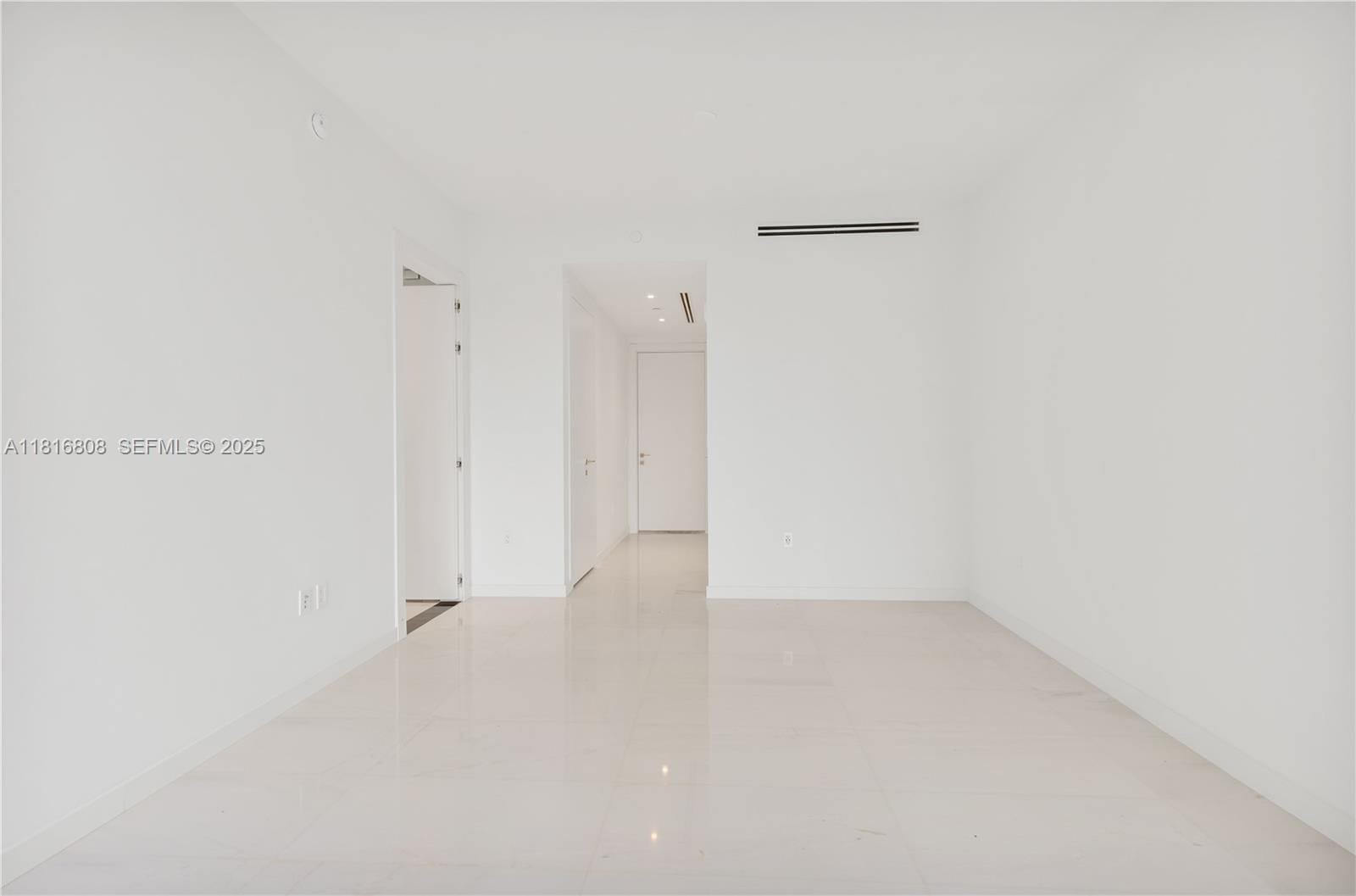 300 Biscayne Blvd Way 2907, Miami, FL 33131 photo 21
