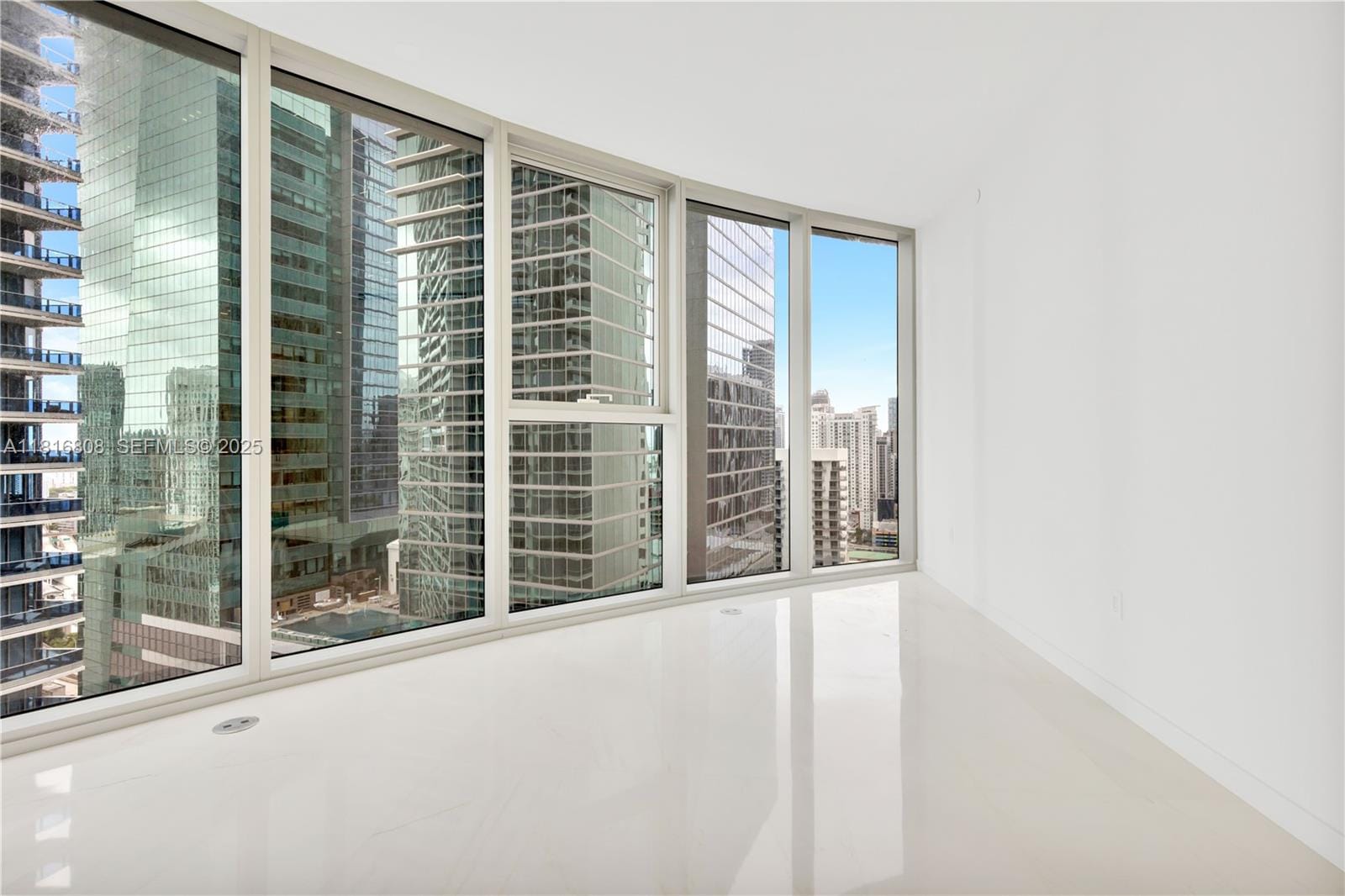 300 Biscayne Blvd Way 2907, Miami, FL 33131 photo 25