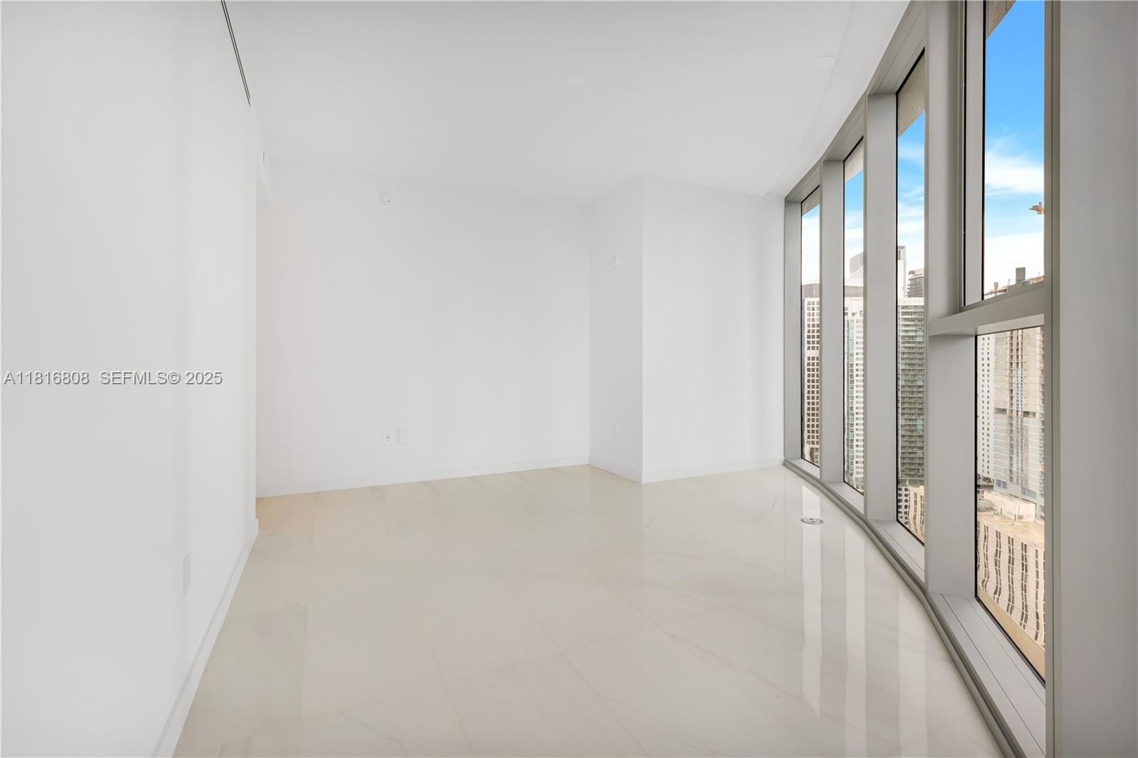 300 Biscayne Blvd Way 2907, Miami, FL 33131 photo 27