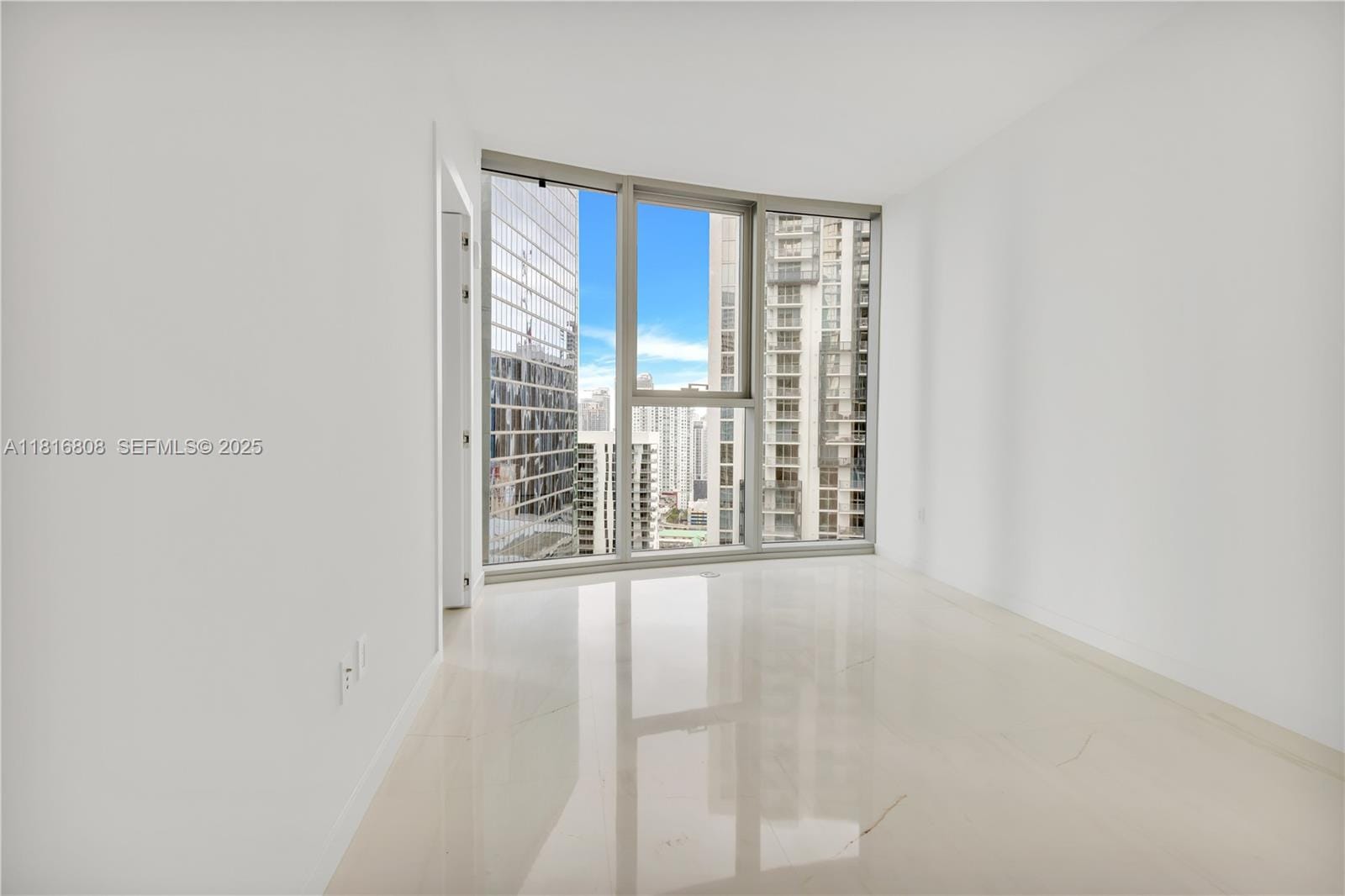 300 Biscayne Blvd Way 2907, Miami, FL 33131 photo 28