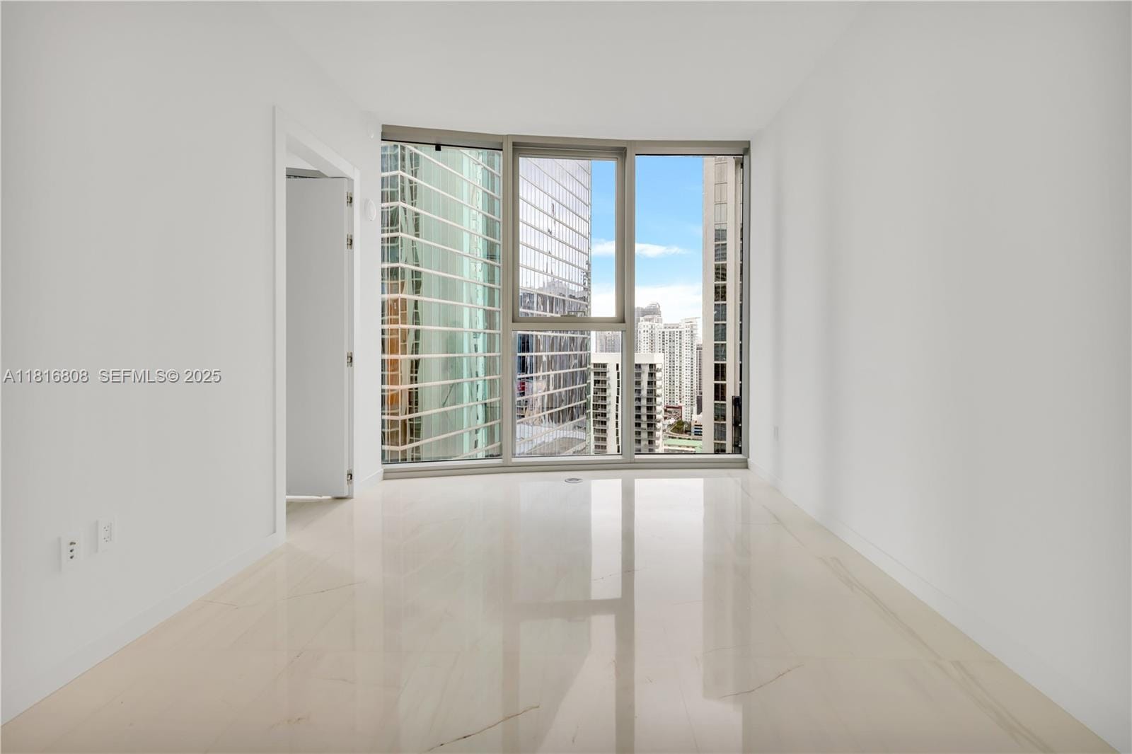 300 Biscayne Blvd Way 2907, Miami, FL 33131 photo 29