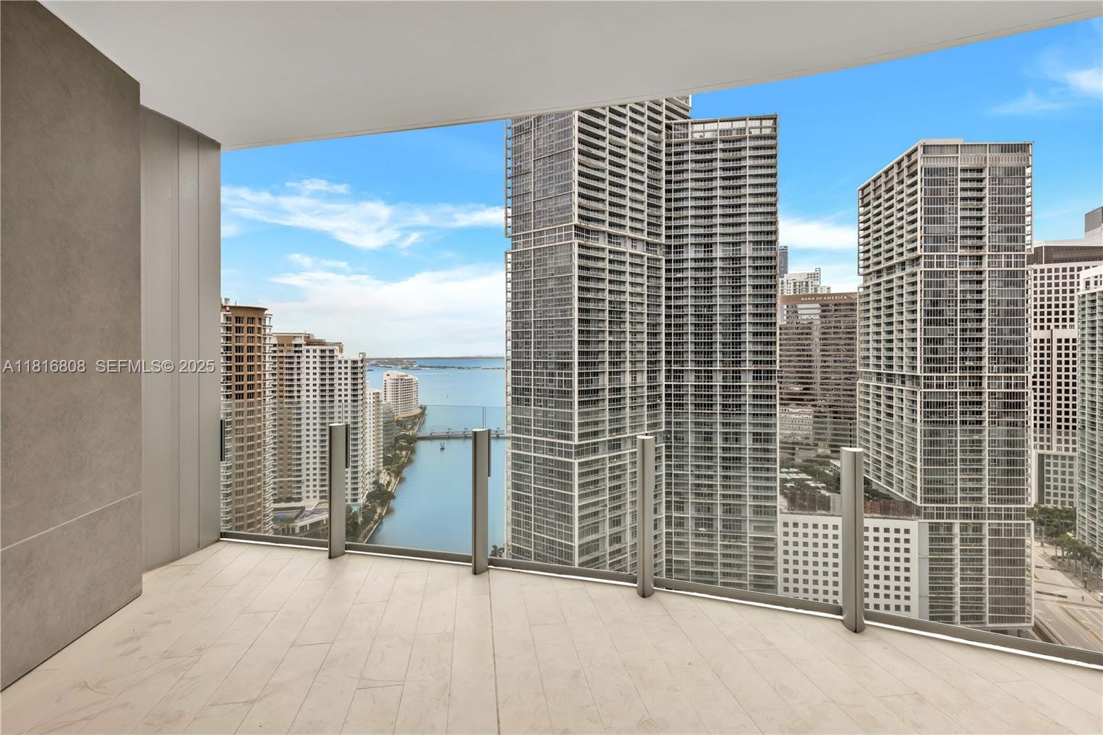 300 Biscayne Blvd Way 2907, Miami, FL 33131 photo 4