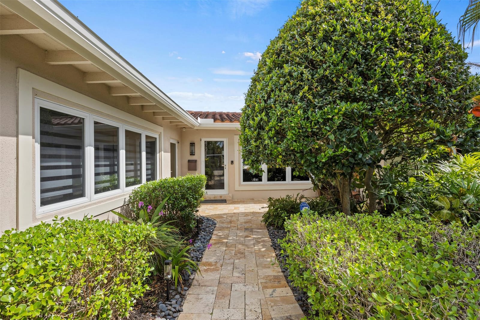 1719 Poinsettia Drive — photo 12