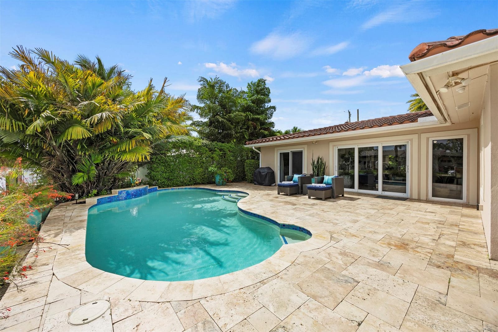 1719 Poinsettia Drive — photo 4