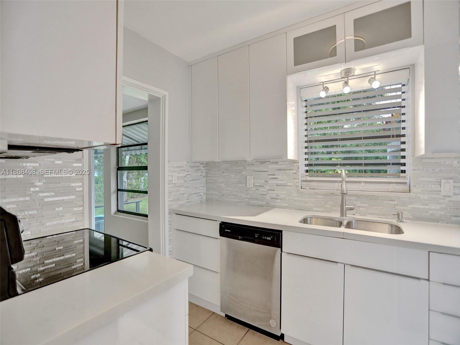 638 Madeira Avenue, Coral Gables, FL 33134 photo 9