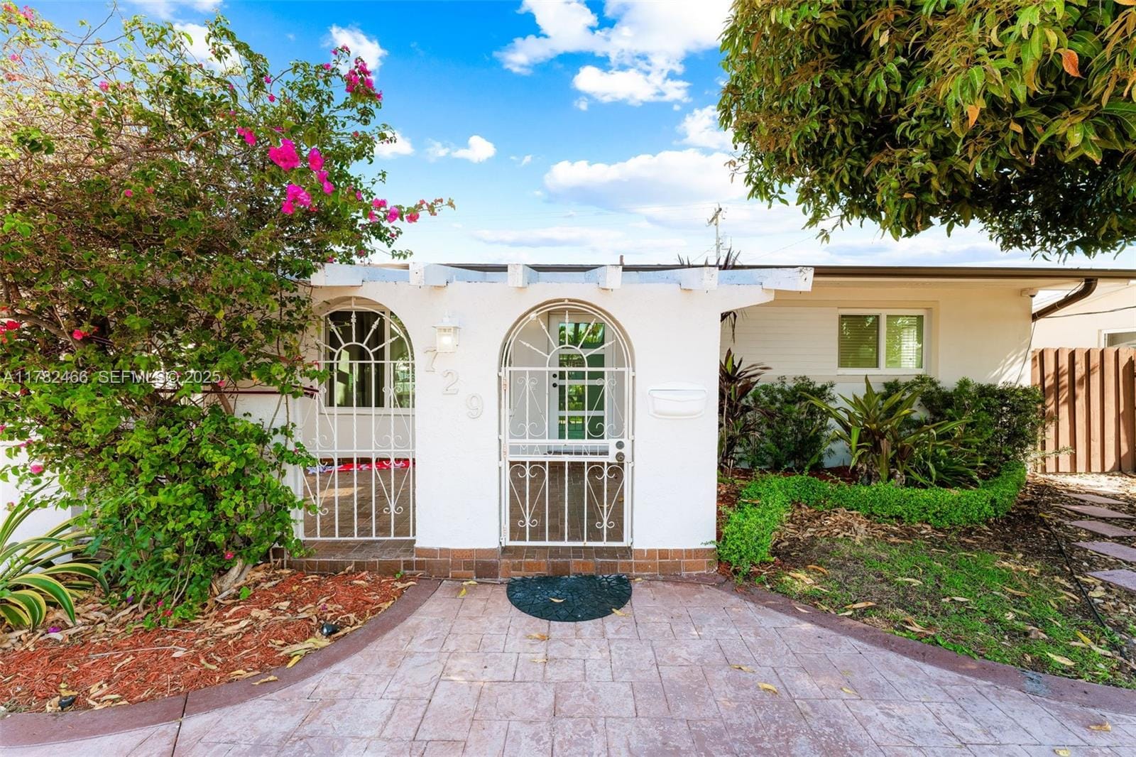 729 W 50th Place, Hialeah, FL 33012 photo 3