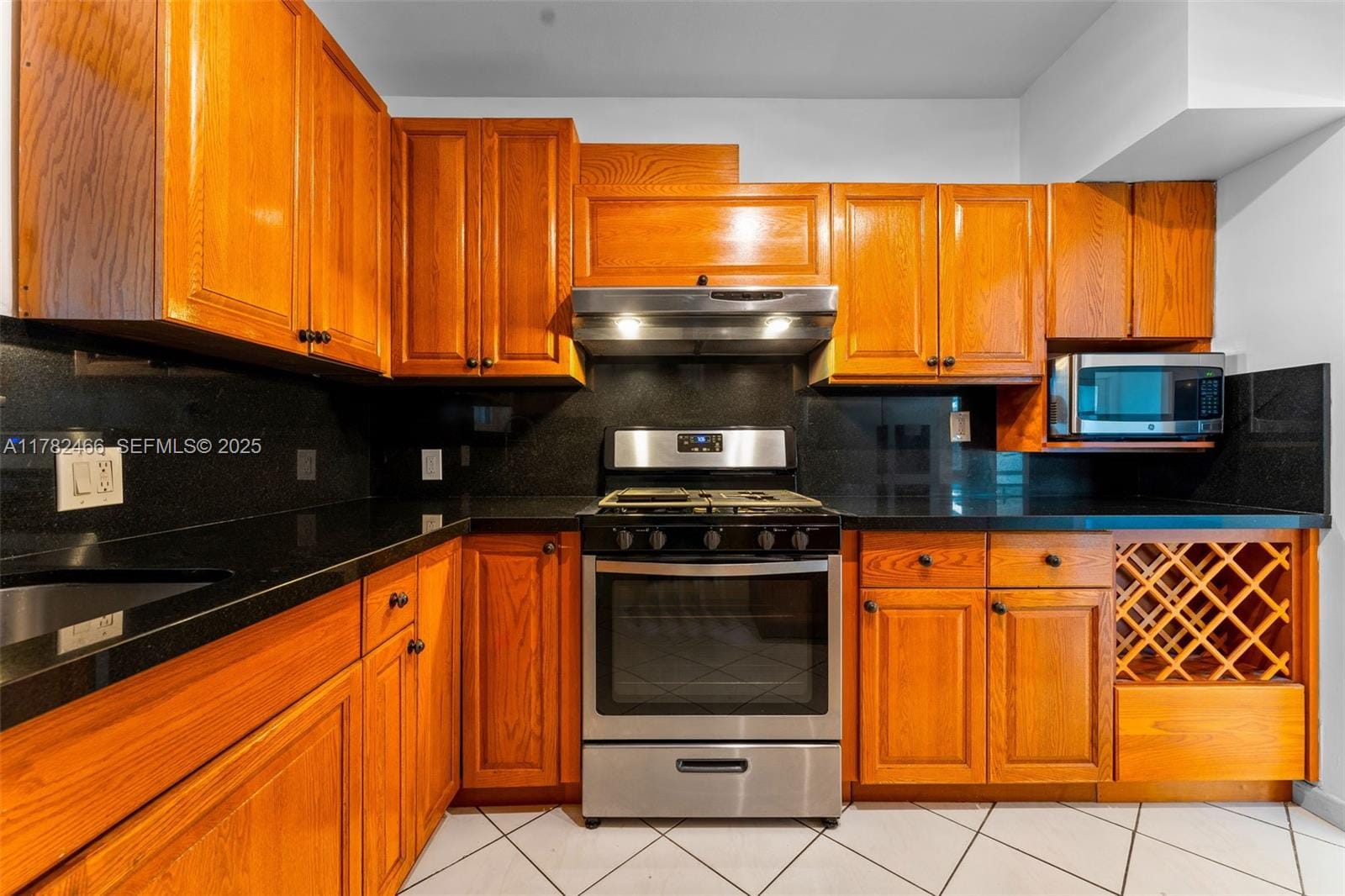729 W 50th Place, Hialeah, FL 33012 photo 8