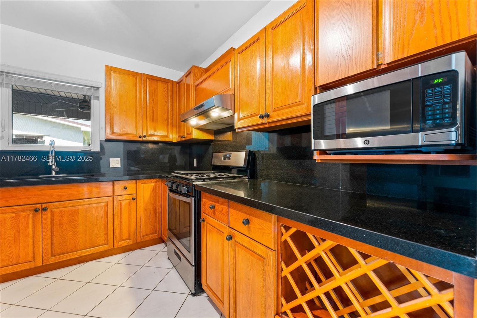 729 W 50th Place, Hialeah, FL 33012 photo 9