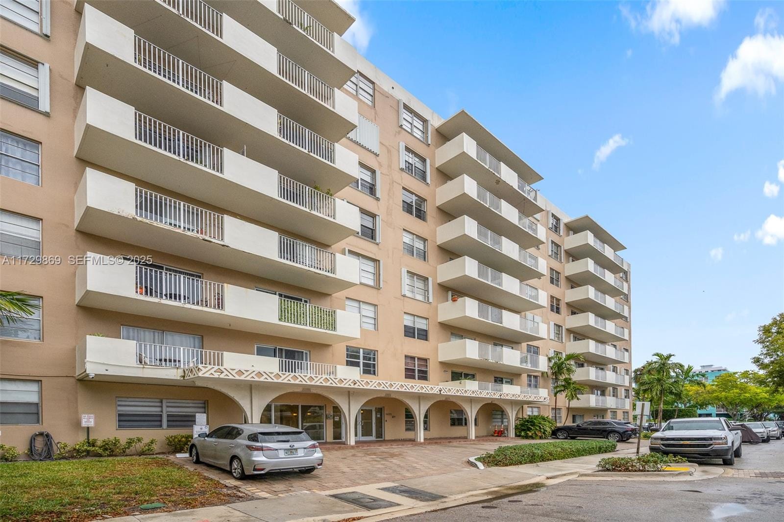 1455 N Treasure Drive 4D, North Bay Village, FL 33141