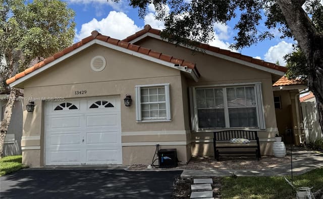 13429 NW 5th Court, sold in Sawgrass Plantation, Plantation, FL
