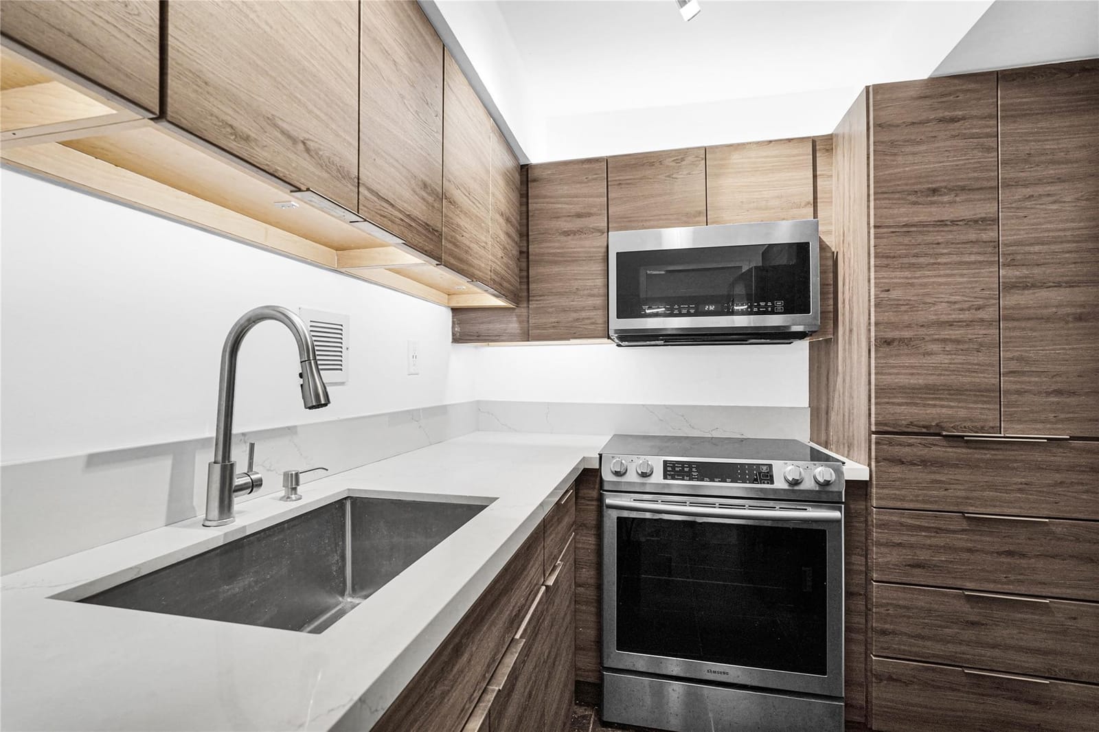 1200 West Avenue 419, Miami Beach, FL 33139 photo 20