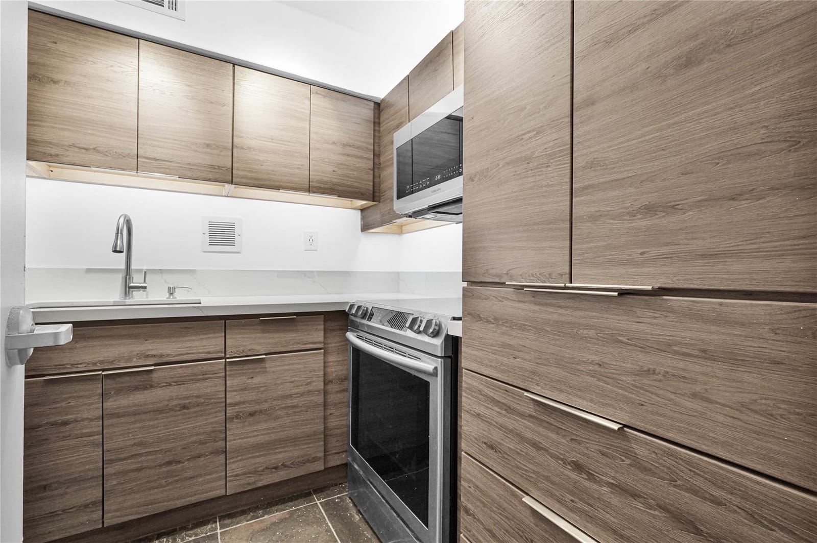 1200 West Avenue 419, Miami Beach, FL 33139 photo 21