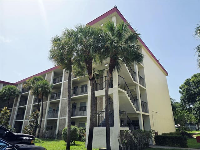 3000 NW 48th Terrace 430, Lauderdale Lakes, FL 33313