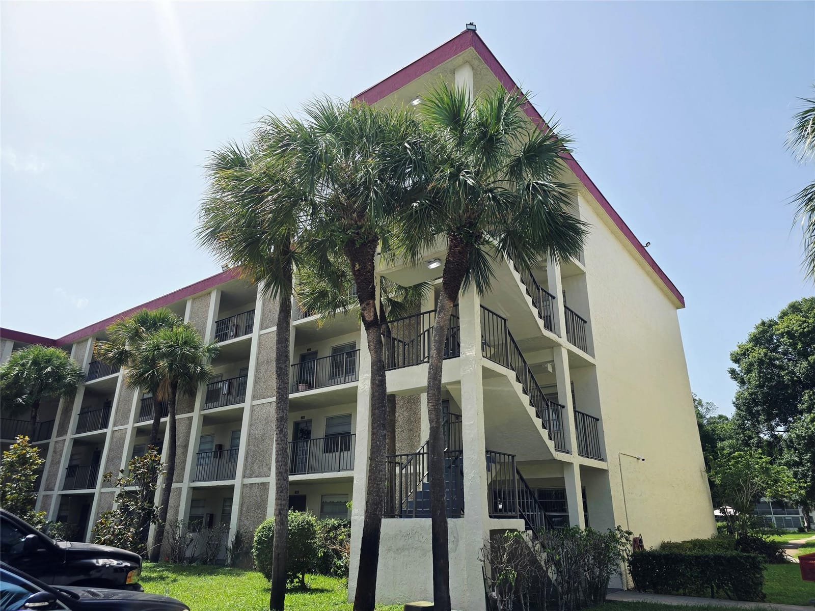 3000 NW 48th Terrace 430, Lauderdale Lakes, FL 33313