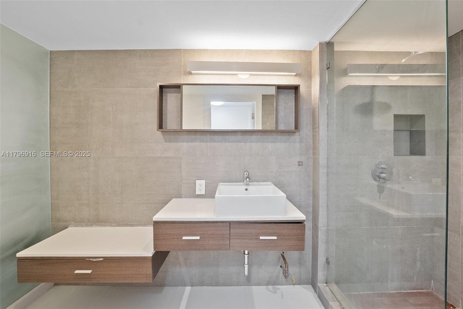 800 NE 195th Street 204, Miami, FL 33179 photo 13