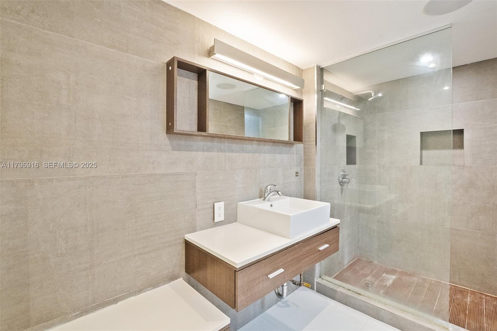 800 NE 195th Street 204, Miami, FL 33179 photo 14