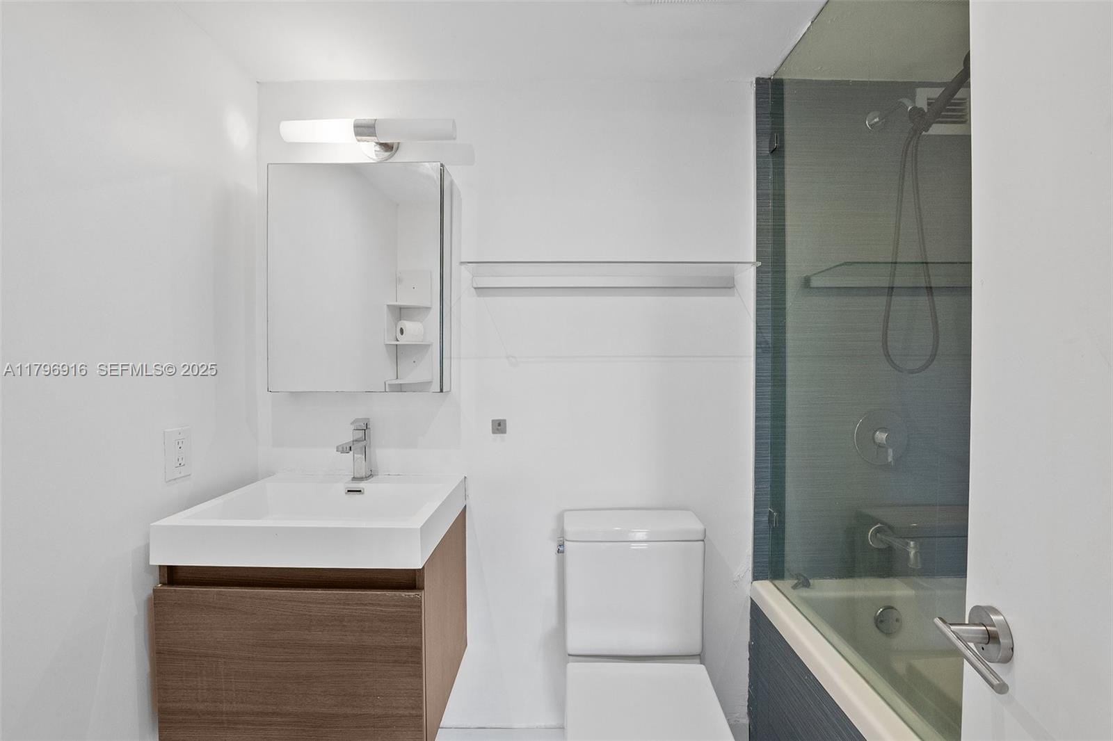 800 NE 195th Street 204, Miami, FL 33179 photo 16