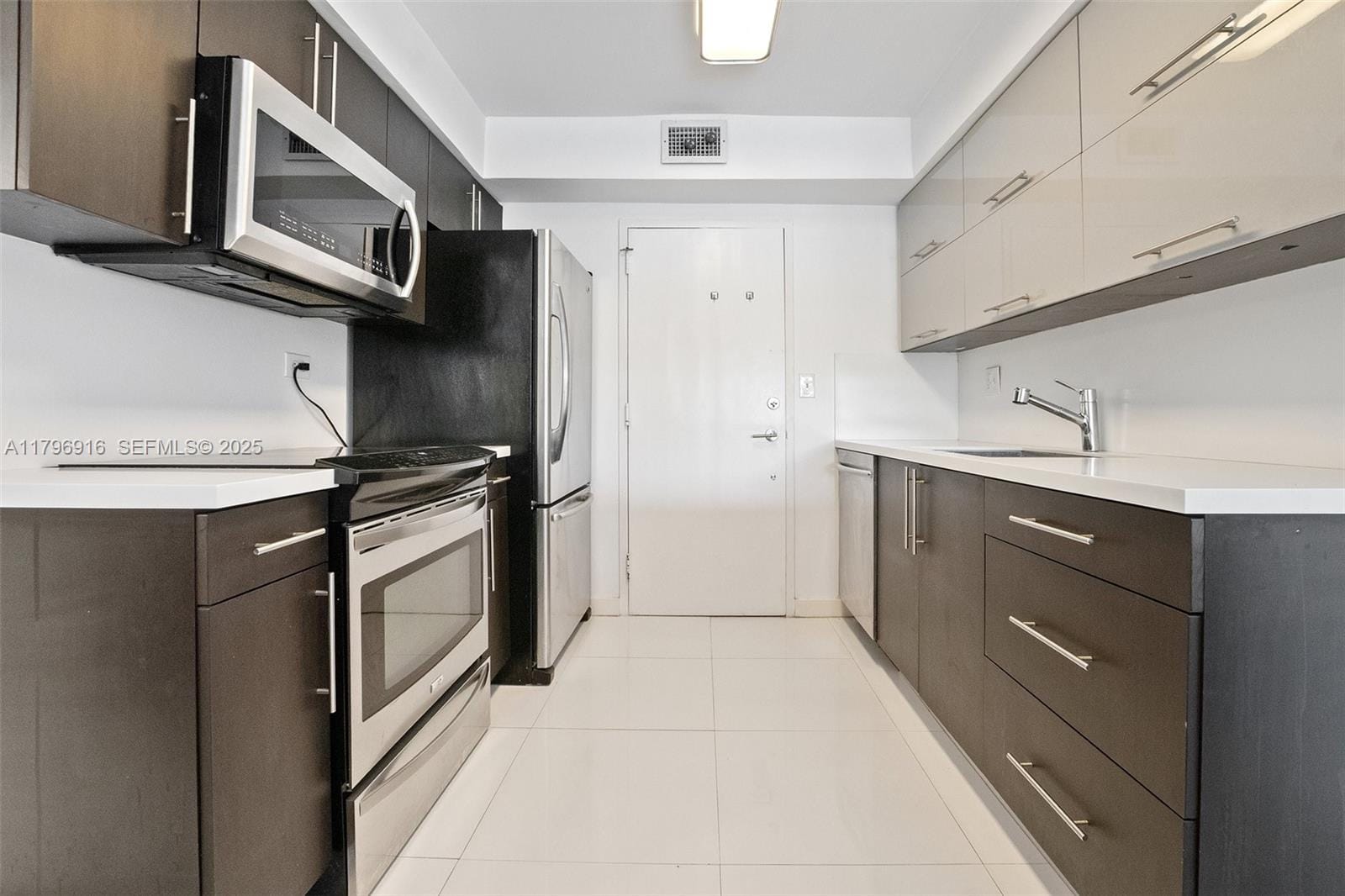 800 NE 195th Street 204, Miami, FL 33179 photo 4