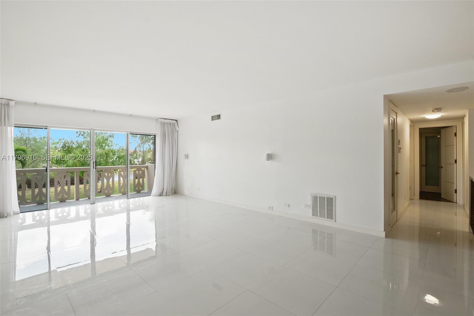 800 NE 195th Street 204, Miami, FL 33179 photo 6