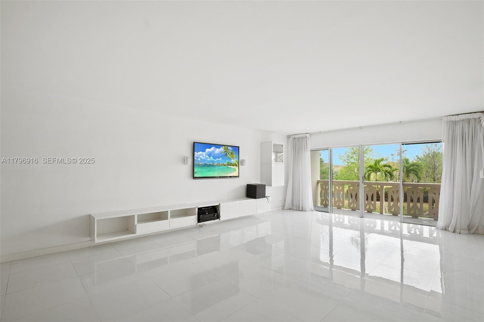 800 NE 195th Street 204, Miami, FL 33179 photo 7