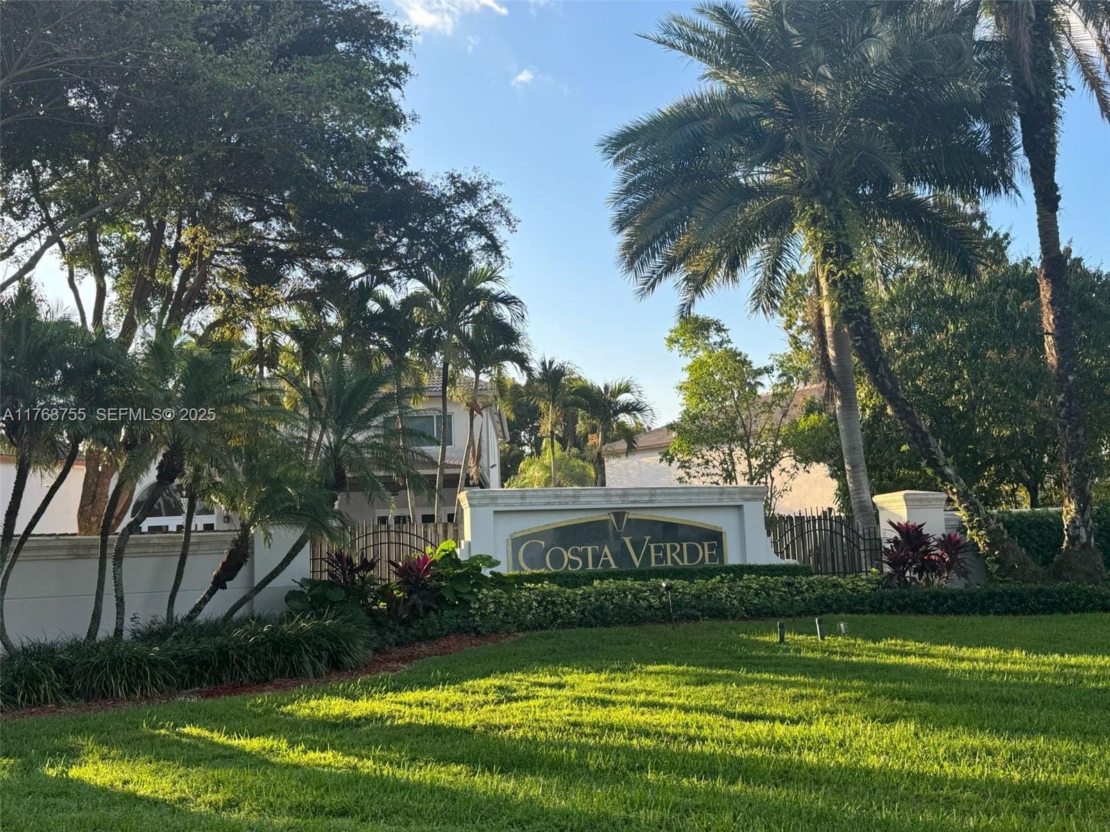 3198 NW 98th Court, Doral, FL 33172