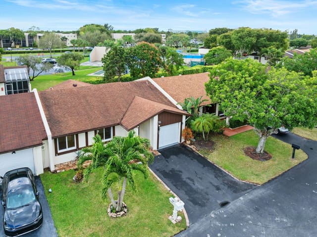 5443 Laurel Oak Street, Delray Beach, FL 33484