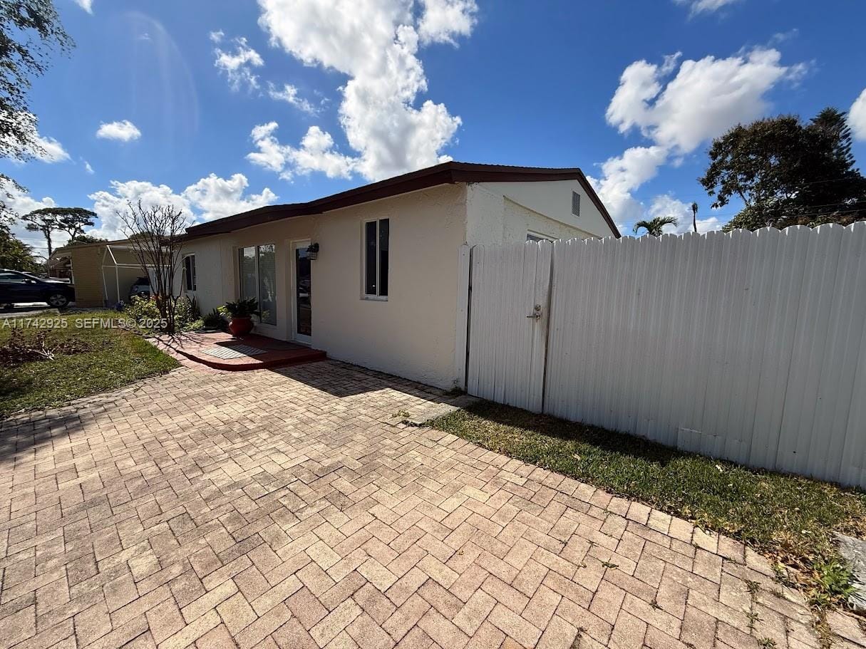 2271 SW 42nd Way, Fort Lauderdale, FL 33317 photo 4