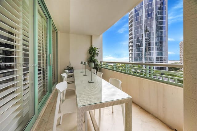 3400 SW 27th Avenue 704, Miami, FL 33133