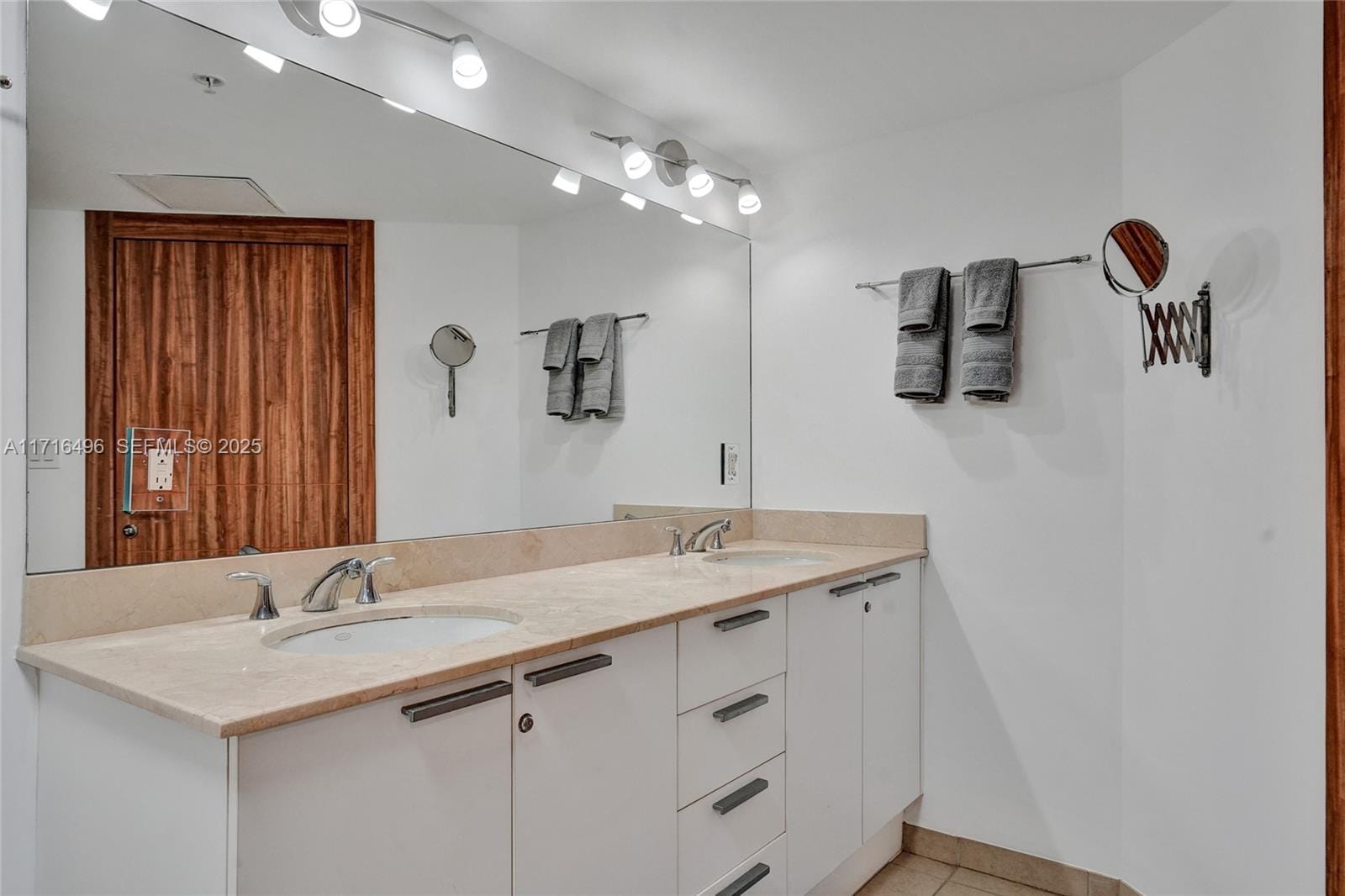 16699 Collins Avenue 2405, Sunny Isles Beach, FL 33160 photo 20