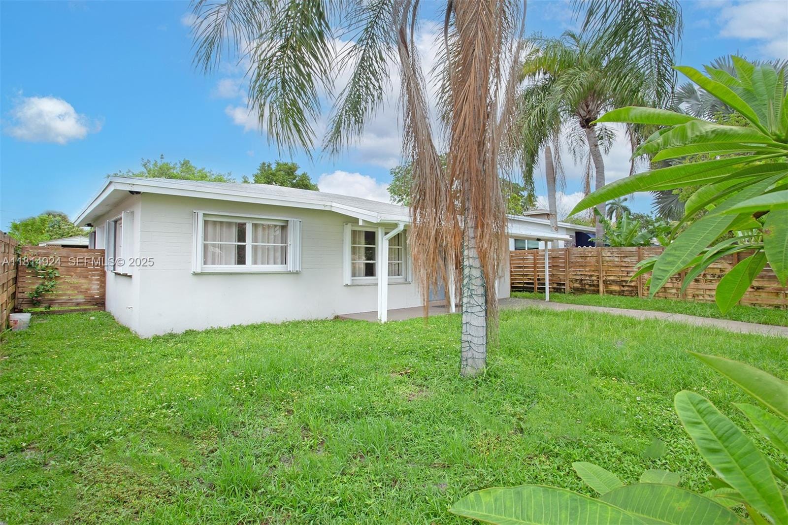 5433 NE 1st Avenue, Oakland Park, FL 33334 photo 2