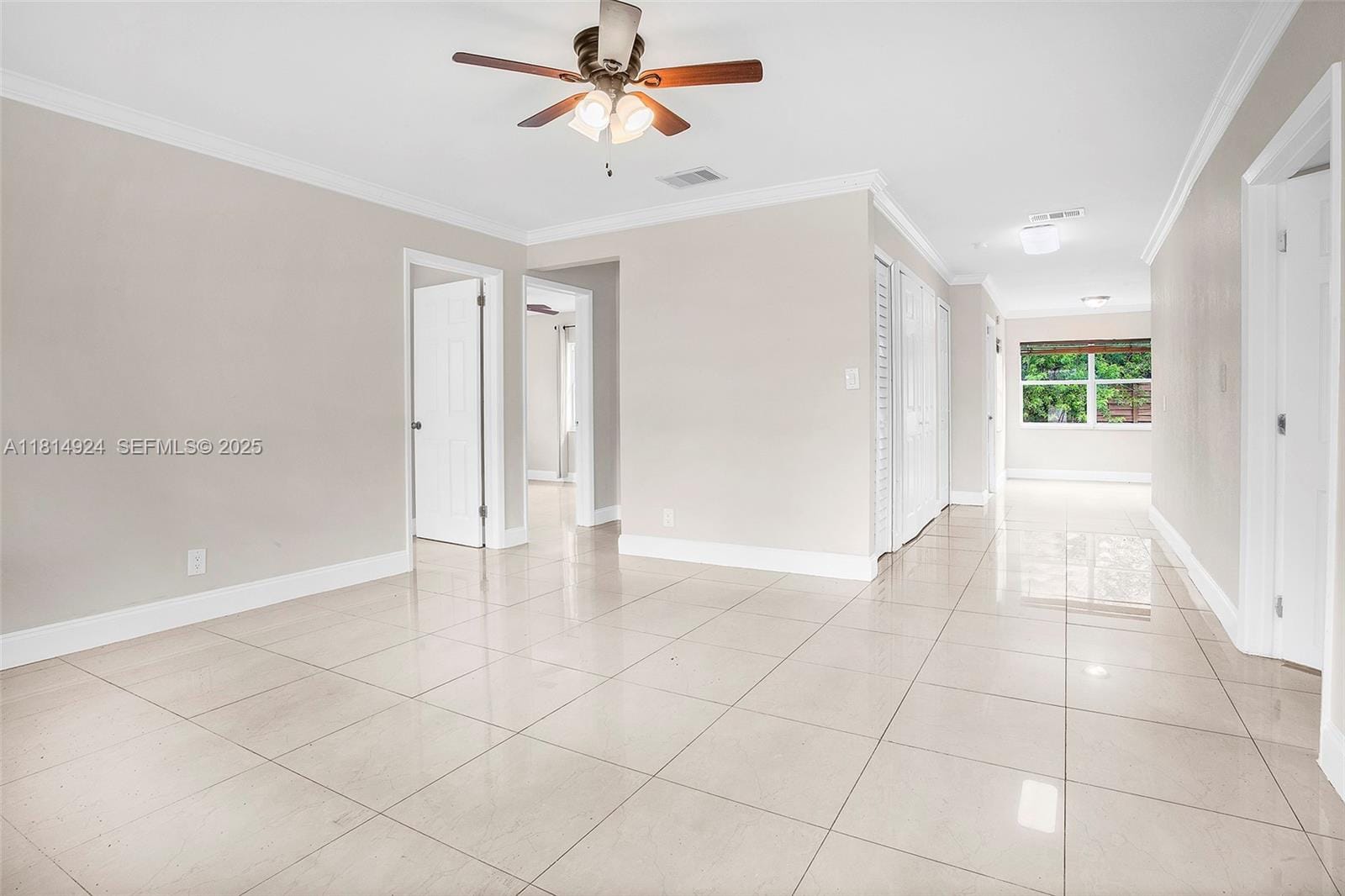 5433 NE 1st Avenue, Oakland Park, FL 33334 photo 4