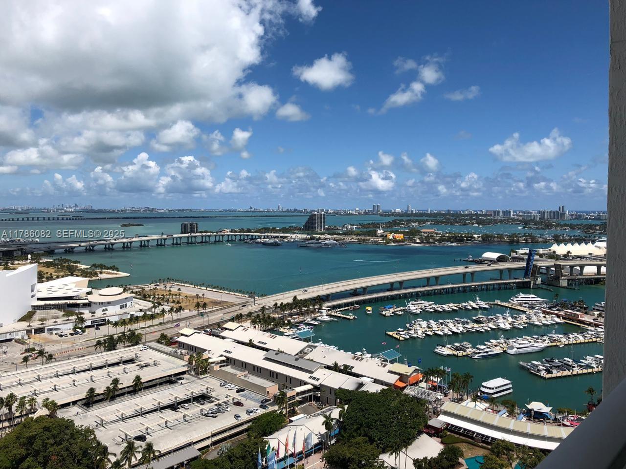 244 Biscayne Boulevard 3004 — photo 3