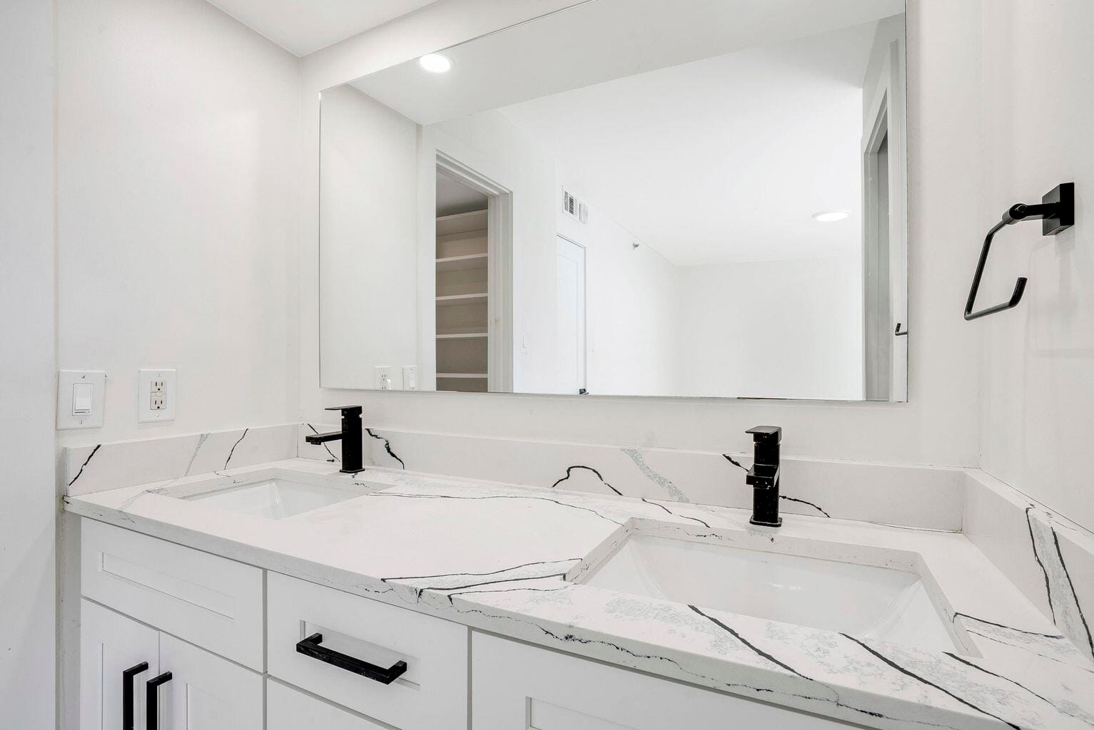 2025 Lavers Circle D208, Delray Beach, FL 33444 photo 12