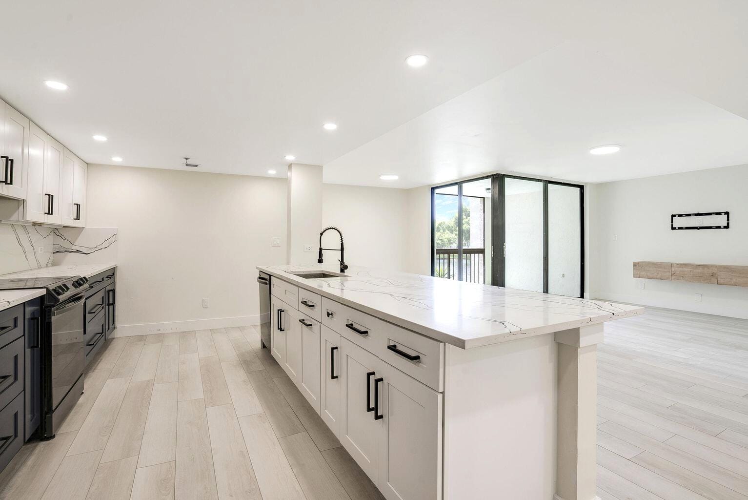 2025 Lavers Circle D208, Delray Beach, FL 33444 photo 6