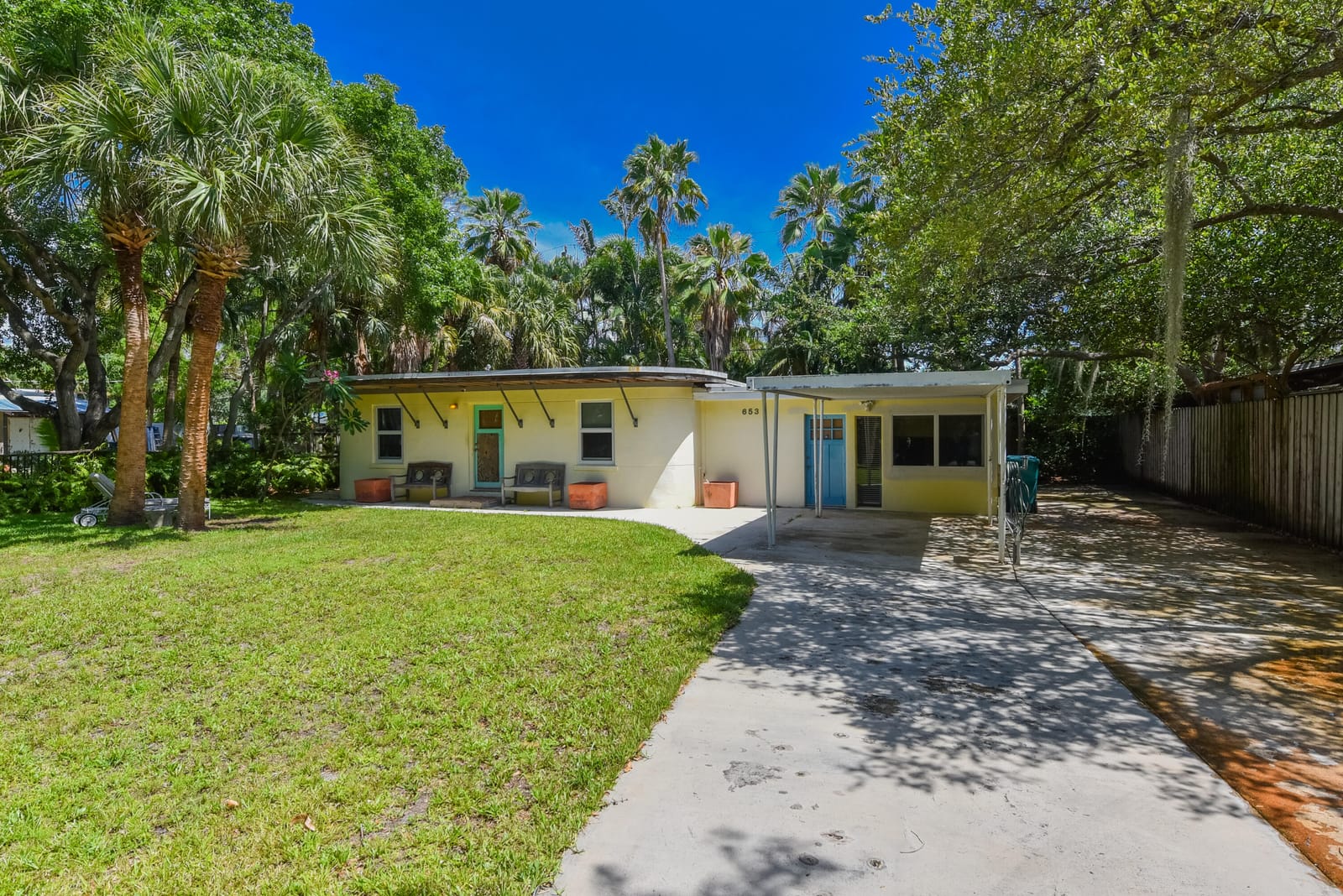 653 NE 8th Avenue, Boynton Beach, FL 33435
