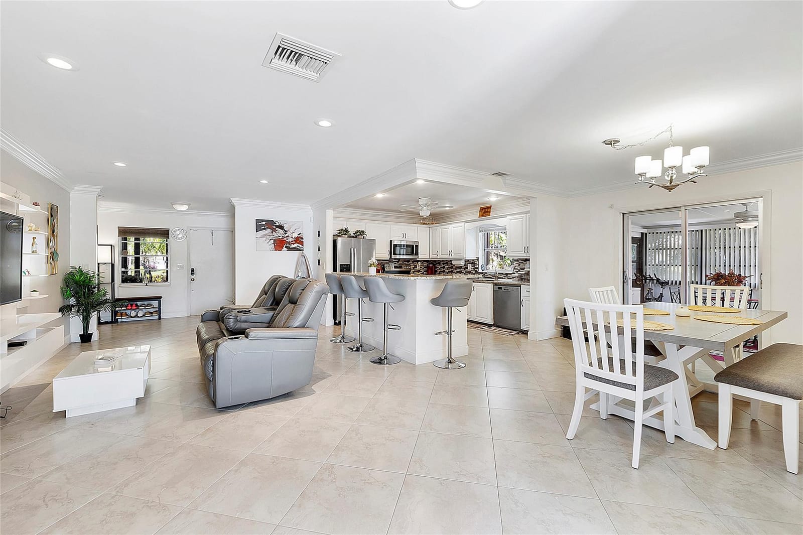 6182 Lasalle Road, Delray Beach, FL 33484