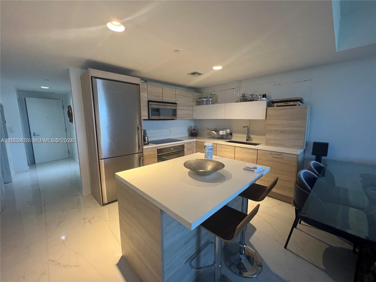 16385 Biscayne Boulevard 2020 — photo 2
