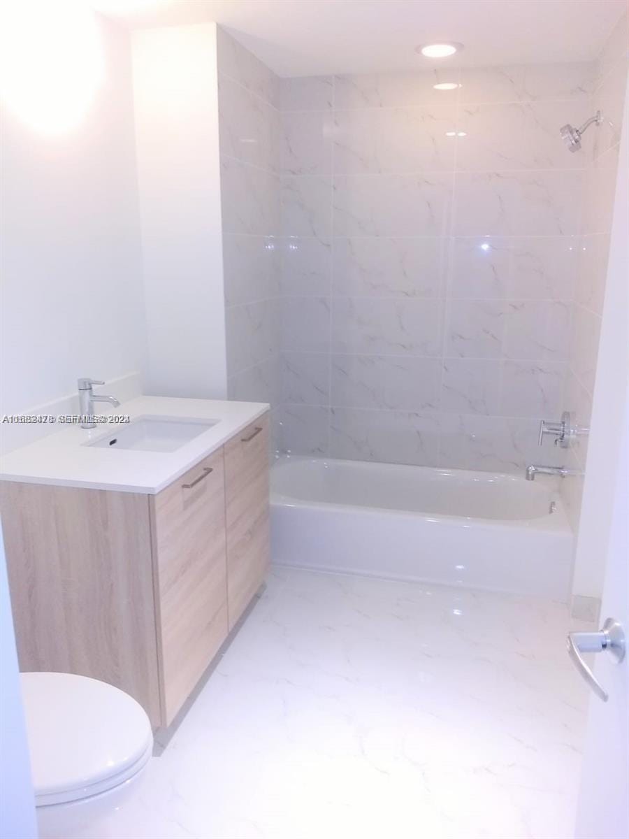 16385 Biscayne Boulevard 2020, North Miami Beach, FL 33160 photo 13