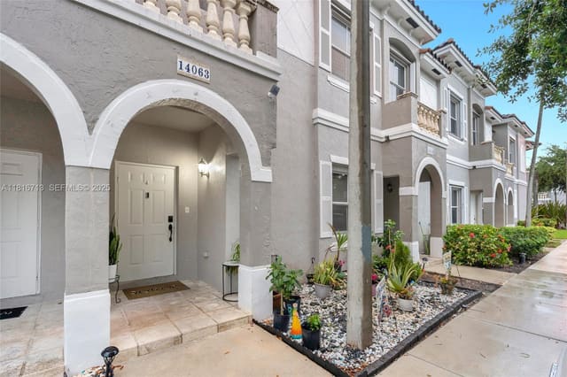 14063 SW 9th Court 4, sold in Las Terrazas At Vizcaya C, Miramar, FL