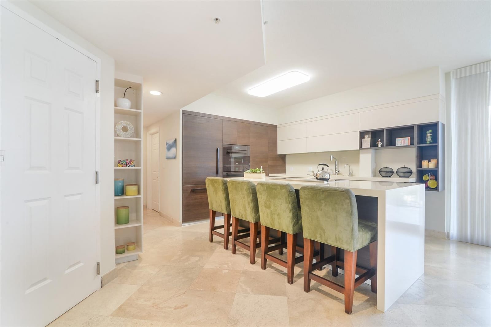 100 S Birch Road 802 — photo 3