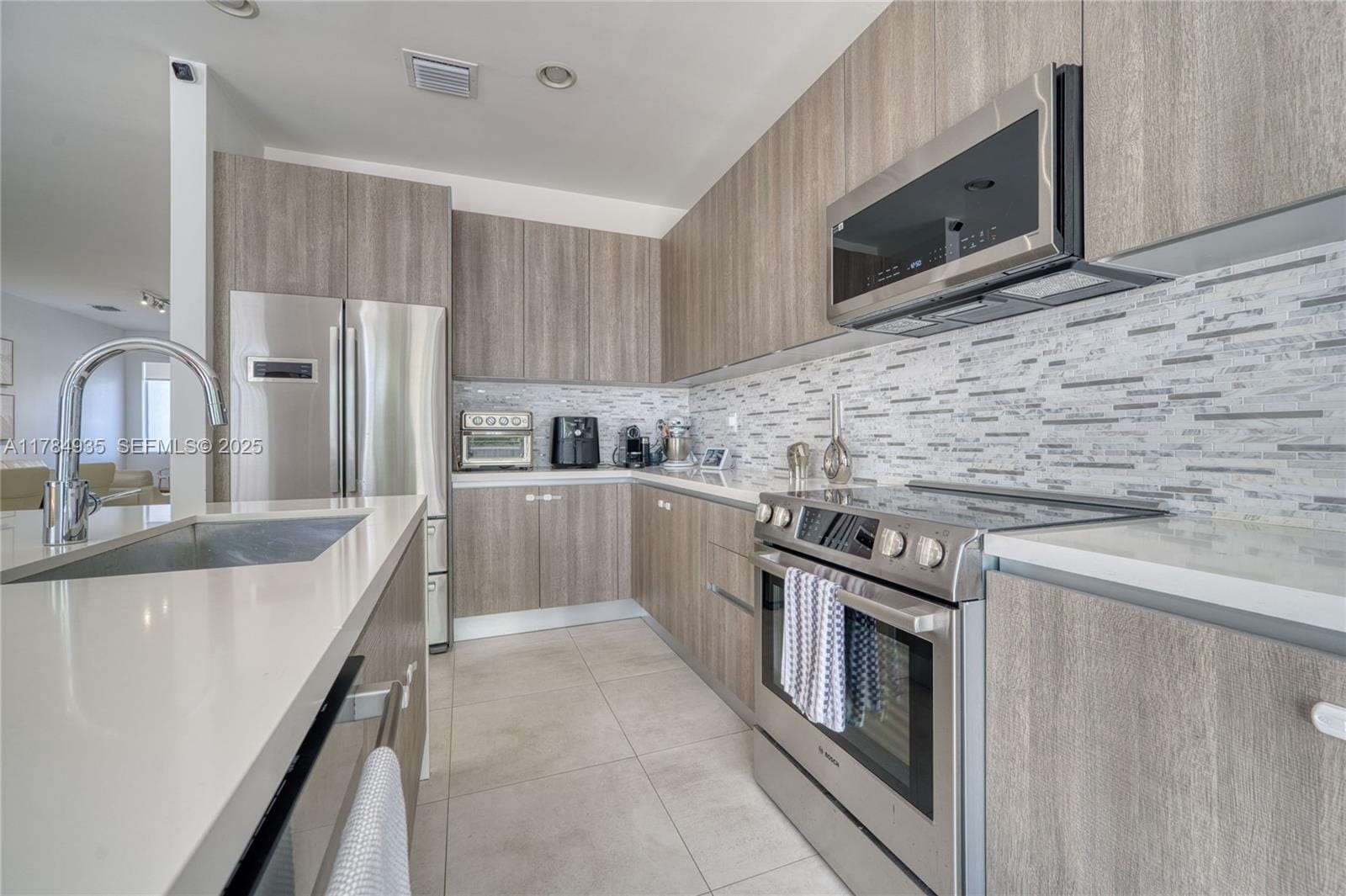 10240 NW 72nd Terrace, Doral, FL 33178 photo 6