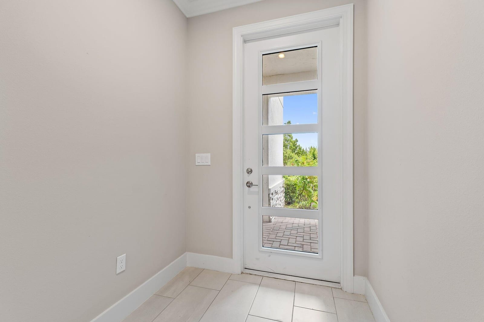 6825 Pointe Of Woods Drive — photo 4