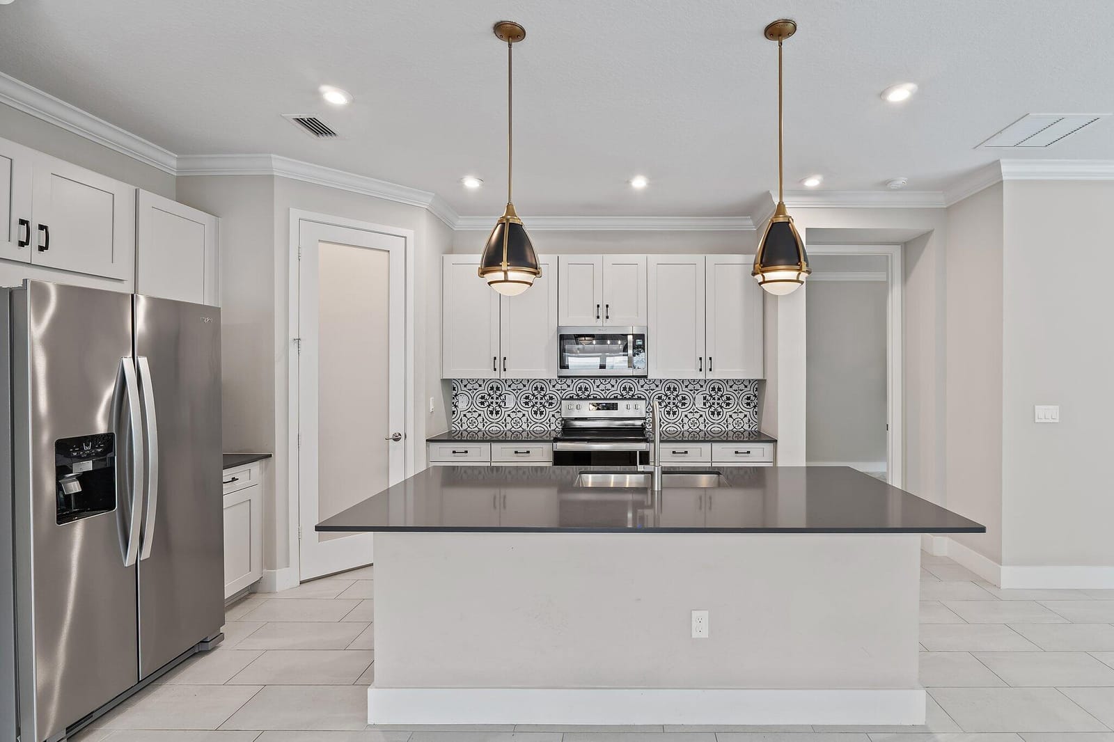 6825 Pointe Of Woods Drive — photo 5