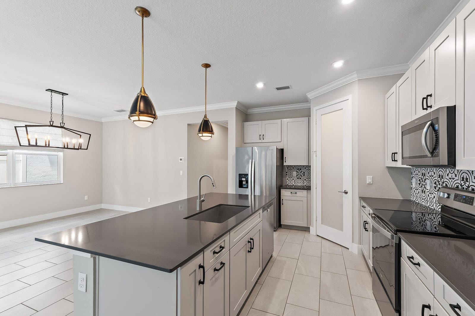 6825 Pointe Of Woods Drive — photo 7