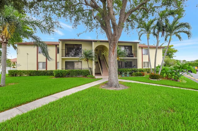 4695 Sable Pine Circle A1, West Palm Beach, FL 33417