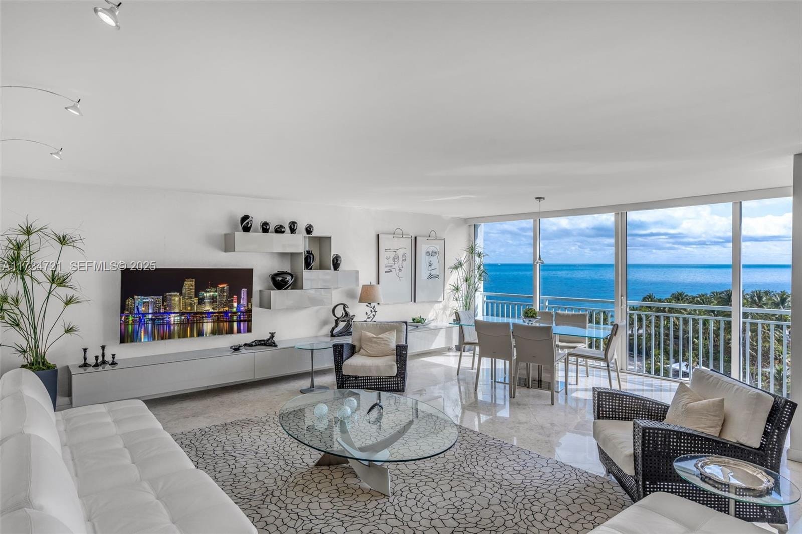 607 Ocean Drive 10J, Key Biscayne, FL 33149