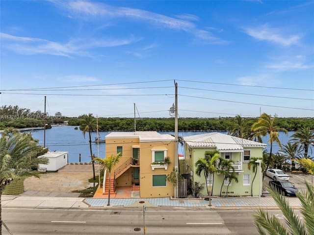 1418 N Ocean Drive, sold in Hollywood Beach First Add, Hollywood, FL