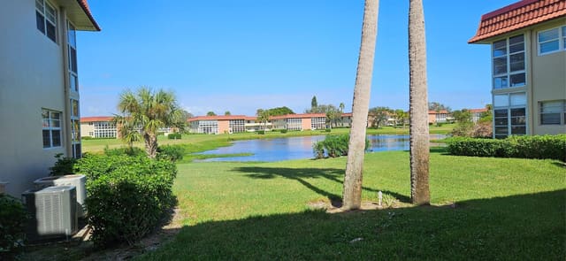 53 Woodland Drive 105, Vero Beach, FL 32962